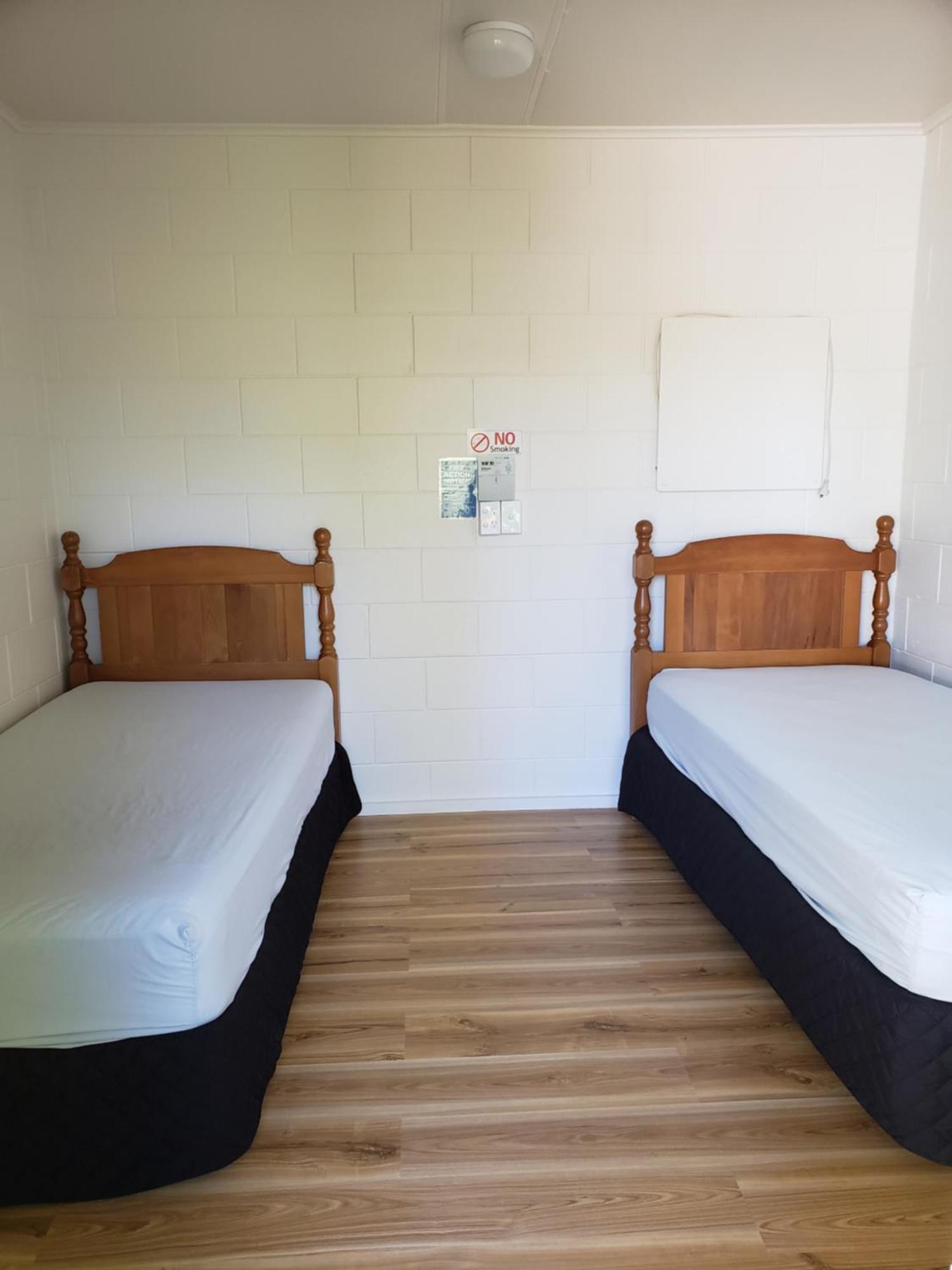 Отель Tasman Motor Camp Экстерьер фото